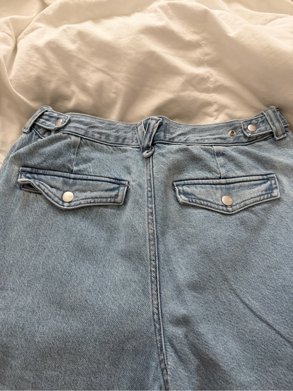 Madewell Light Wash Low-Slung Cargo Jeans - Picture 5 of 8